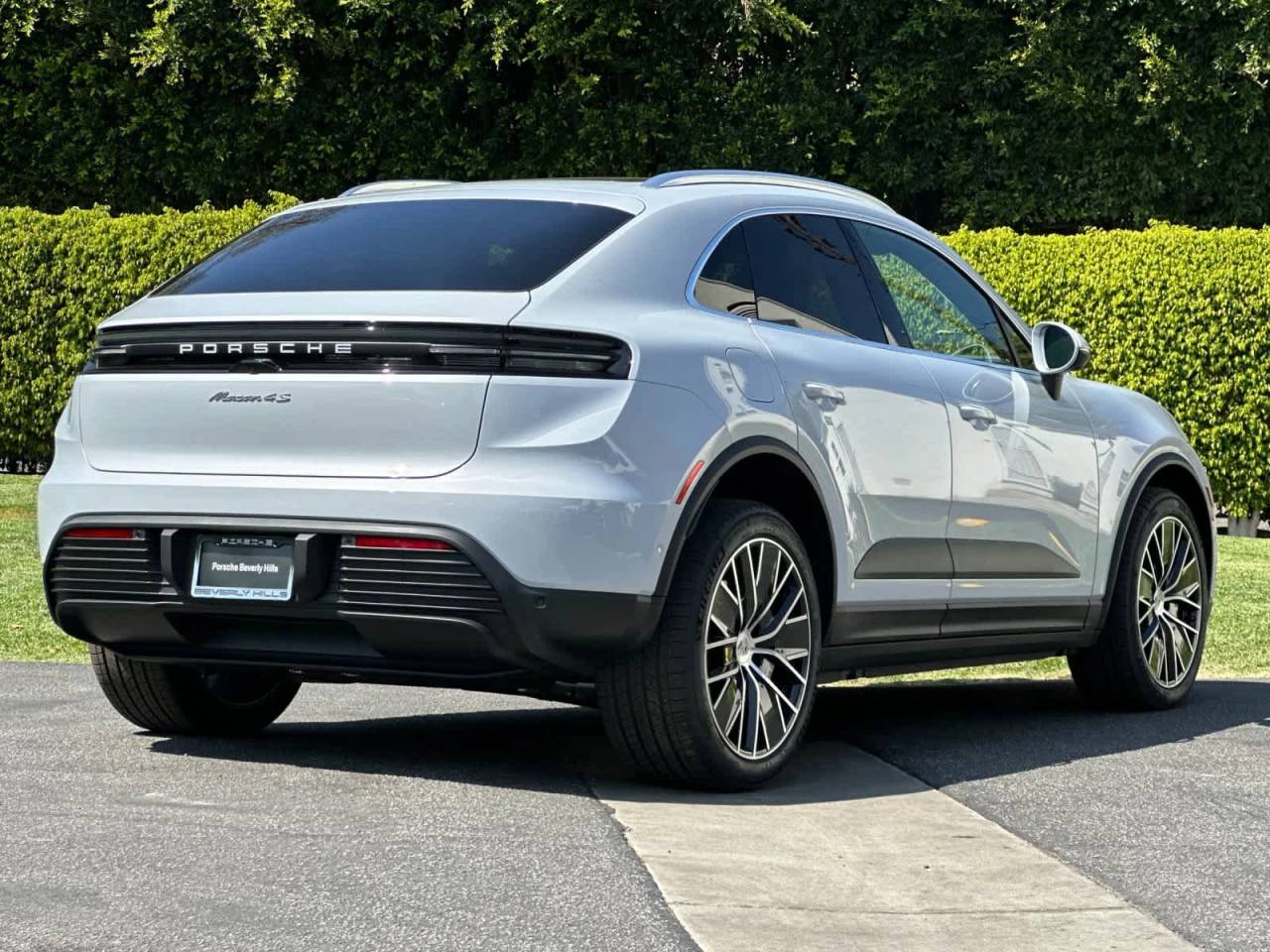 2026 Porsche Macan 4S Electric