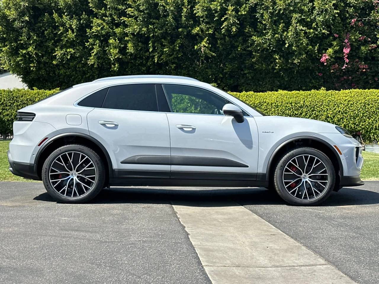 2026 Porsche Macan 4S Electric