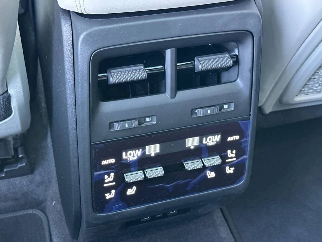 2025 Porsche Macan 4S Electric