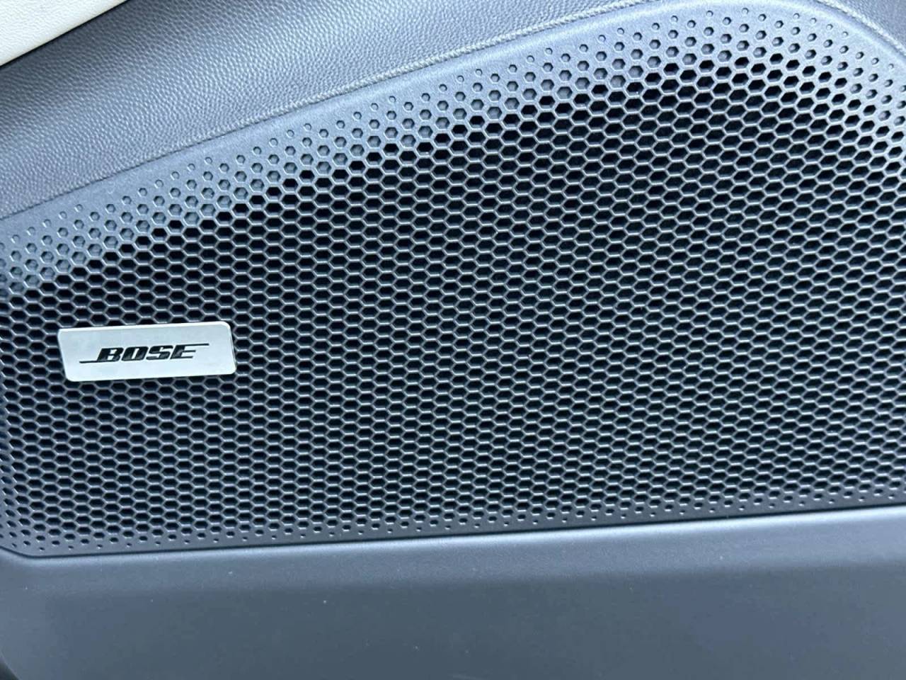 2025 Porsche Macan 4S Electric