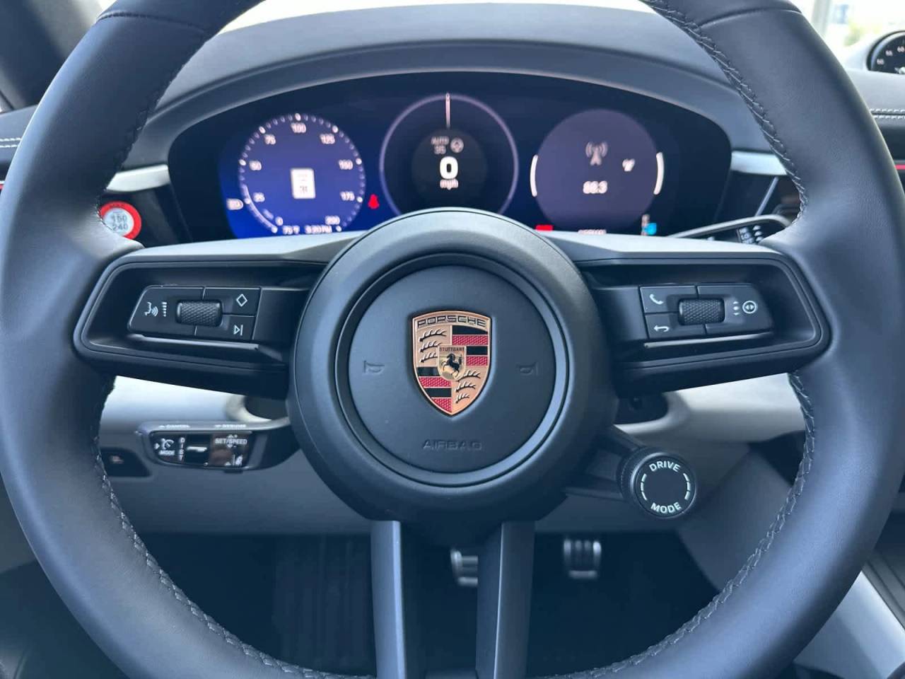 2025 Porsche Macan 4S Electric
