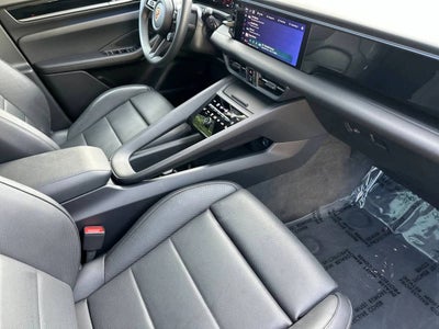 2025 Porsche Macan 4S Electric