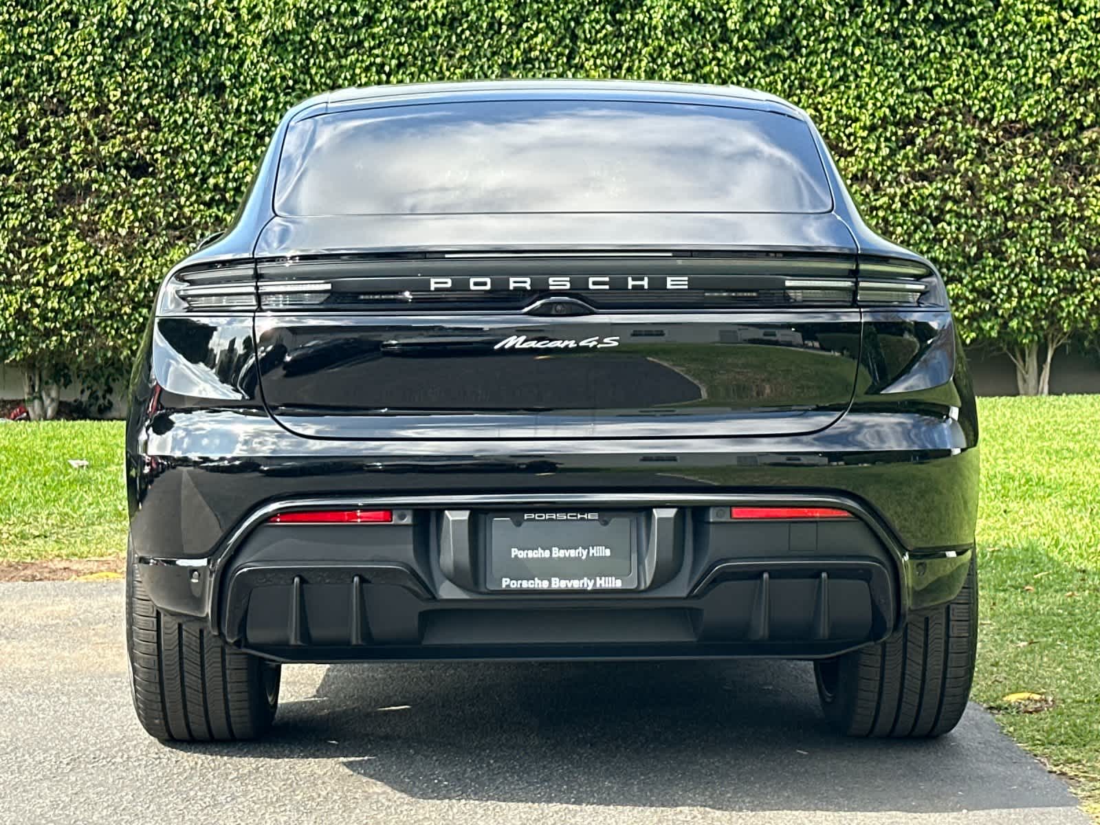 2026 Porsche Macan Macan 4S Electric