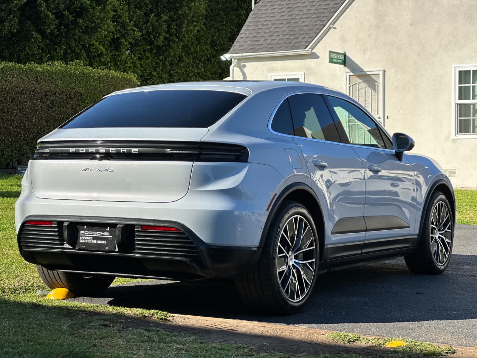 2025 Porsche Macan Macan 4S Electric