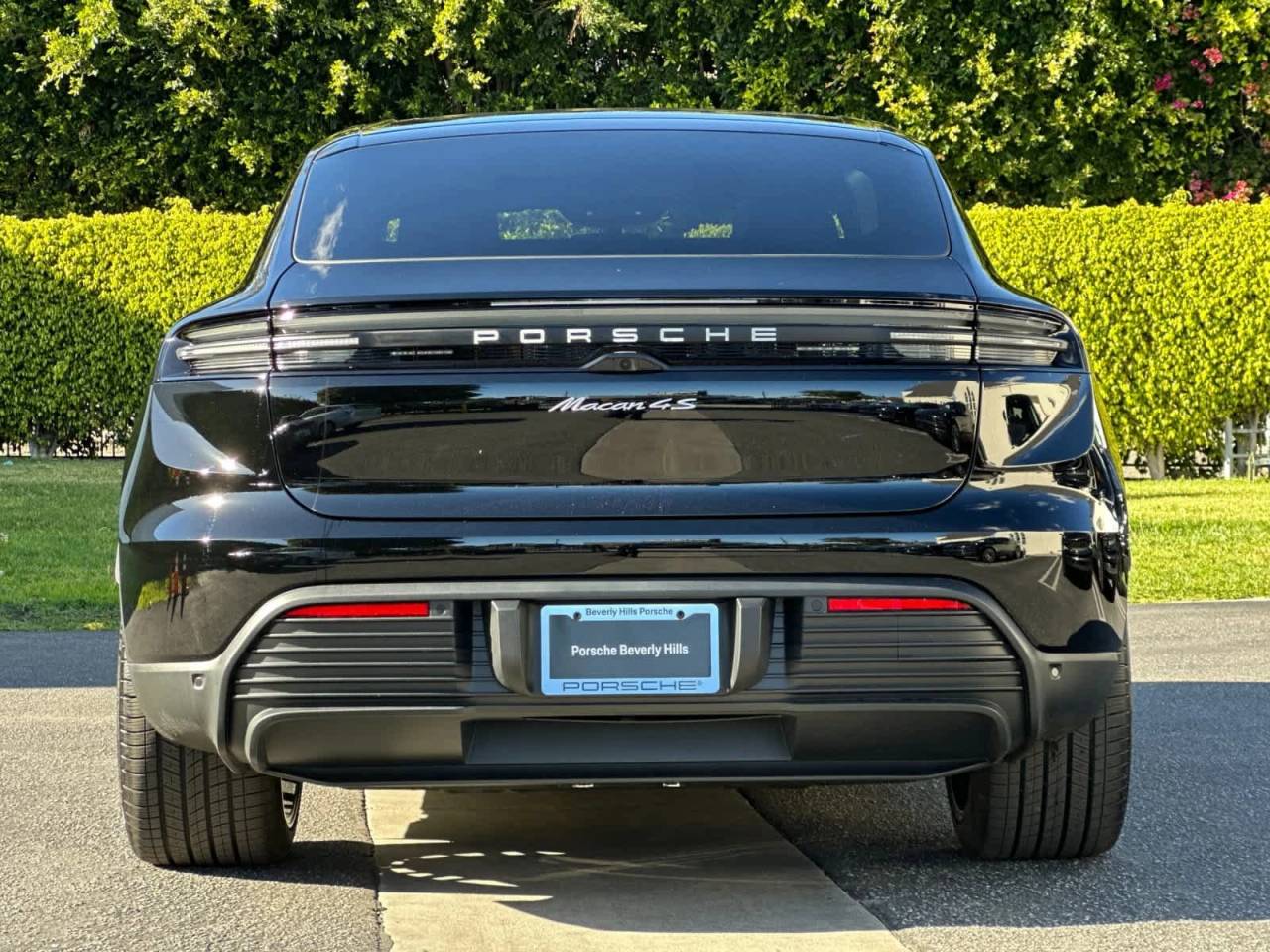 2026 Porsche Macan 4S Electric
