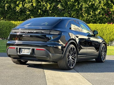 2026 Porsche Macan 4S Electric