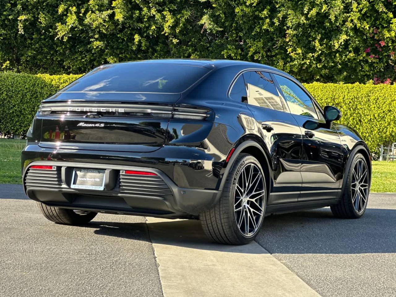 2026 Porsche Macan 4S Electric