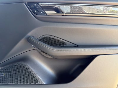 2026 Porsche Macan Macan Turbo Electric