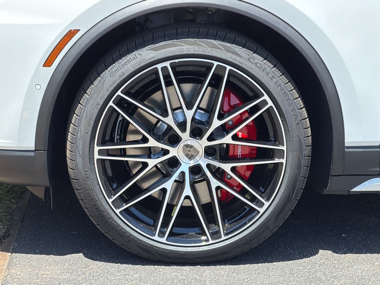 2026 Porsche Macan Macan Turbo Electric
