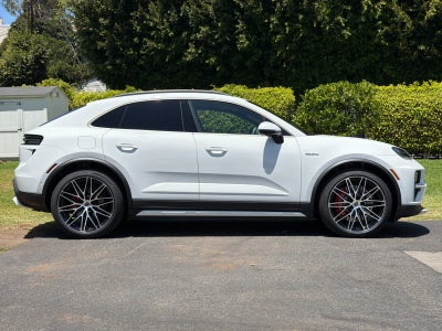 2026 Porsche Macan Macan Turbo Electric