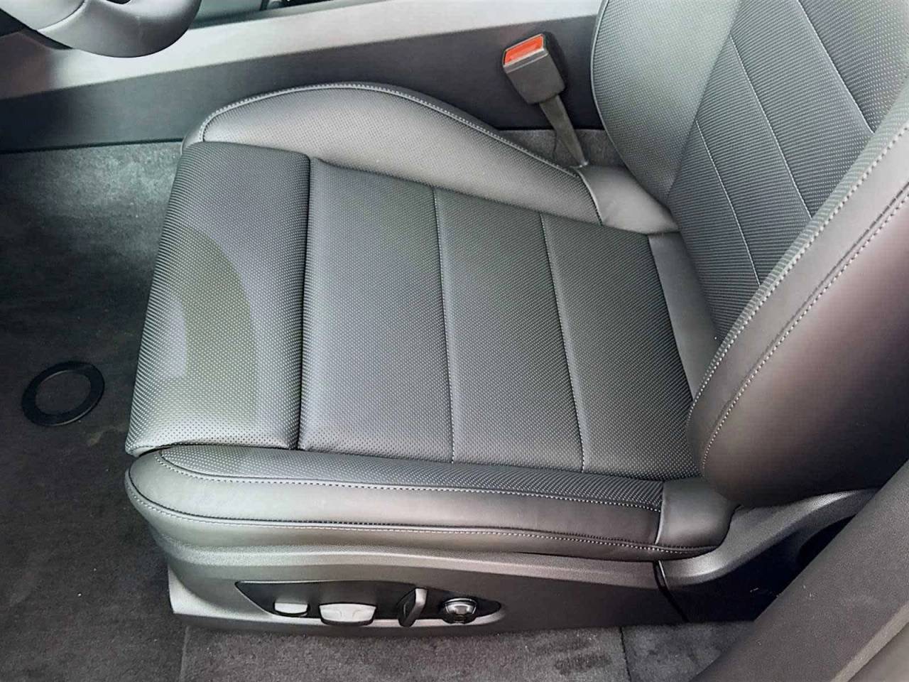 2025 Porsche Macan Electric Turbo