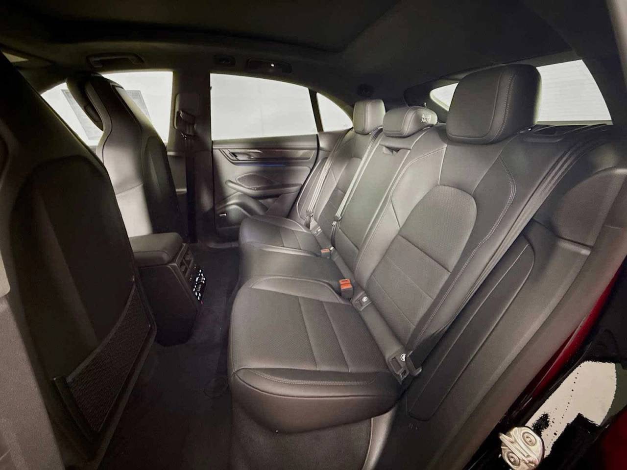 2025 Porsche Macan Electric Turbo