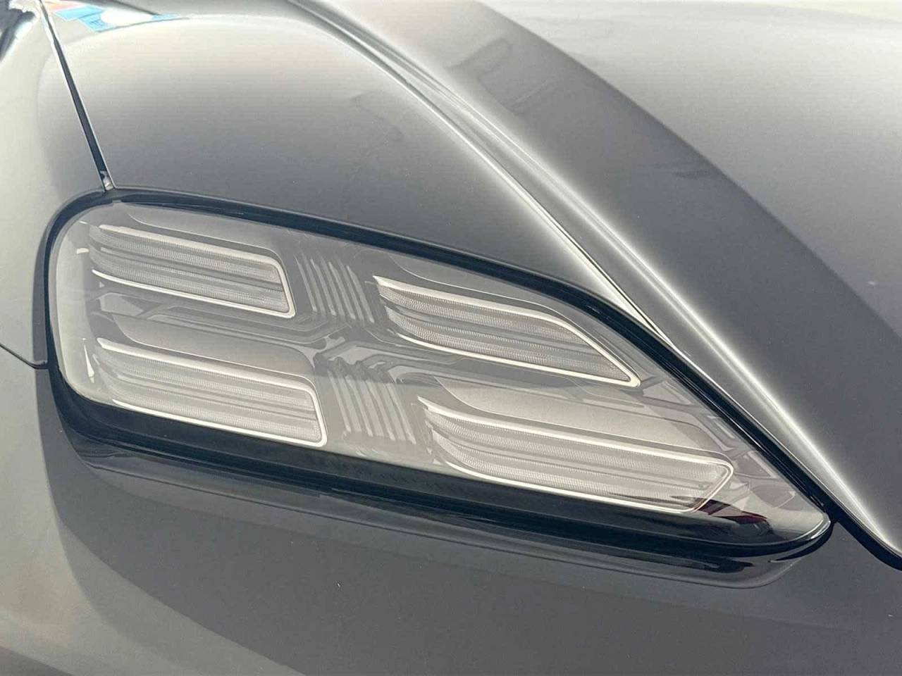 2025 Porsche Macan Electric Turbo