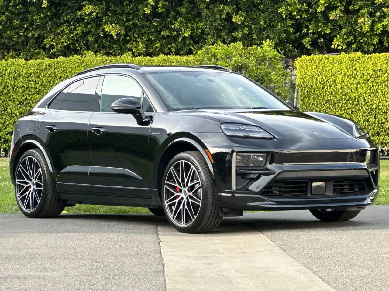 2025 Porsche Macan Electric Turbo
