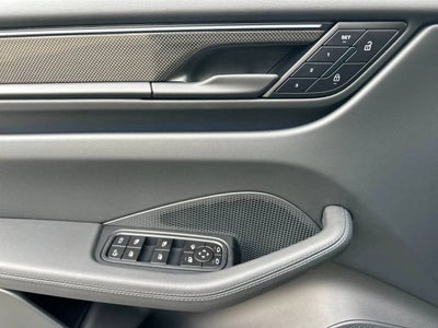 2025 Porsche Macan Turbo Electric