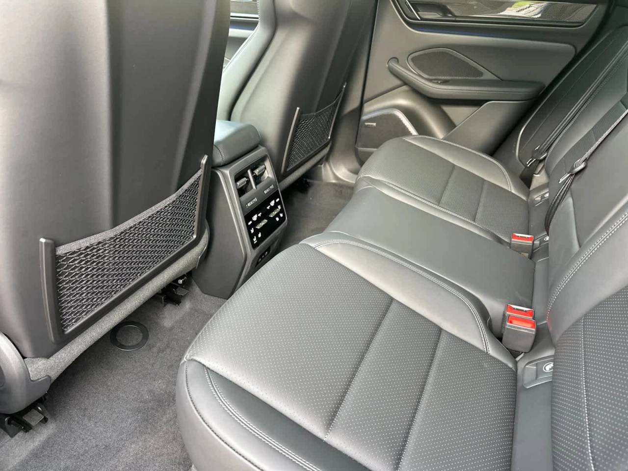 2025 Porsche Macan Turbo Electric