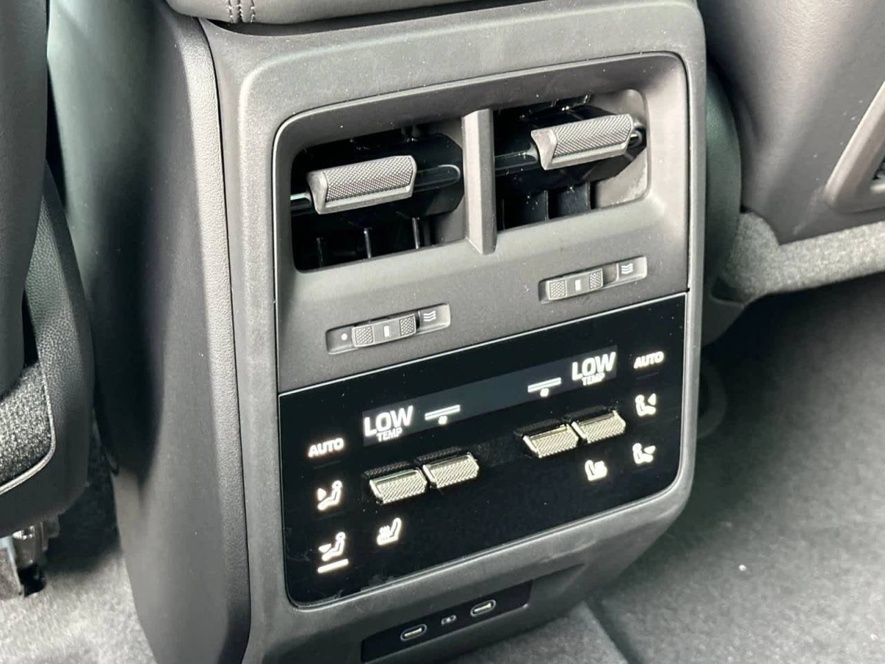 2025 Porsche Macan Turbo Electric