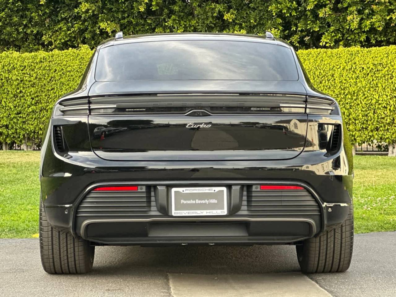 2025 Porsche Macan Electric Turbo