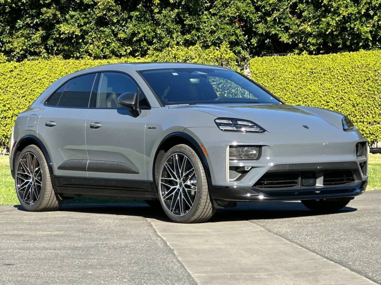 2025 Porsche Macan Electric Turbo