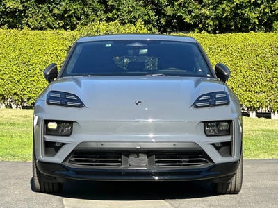2025 Porsche Macan Electric Turbo