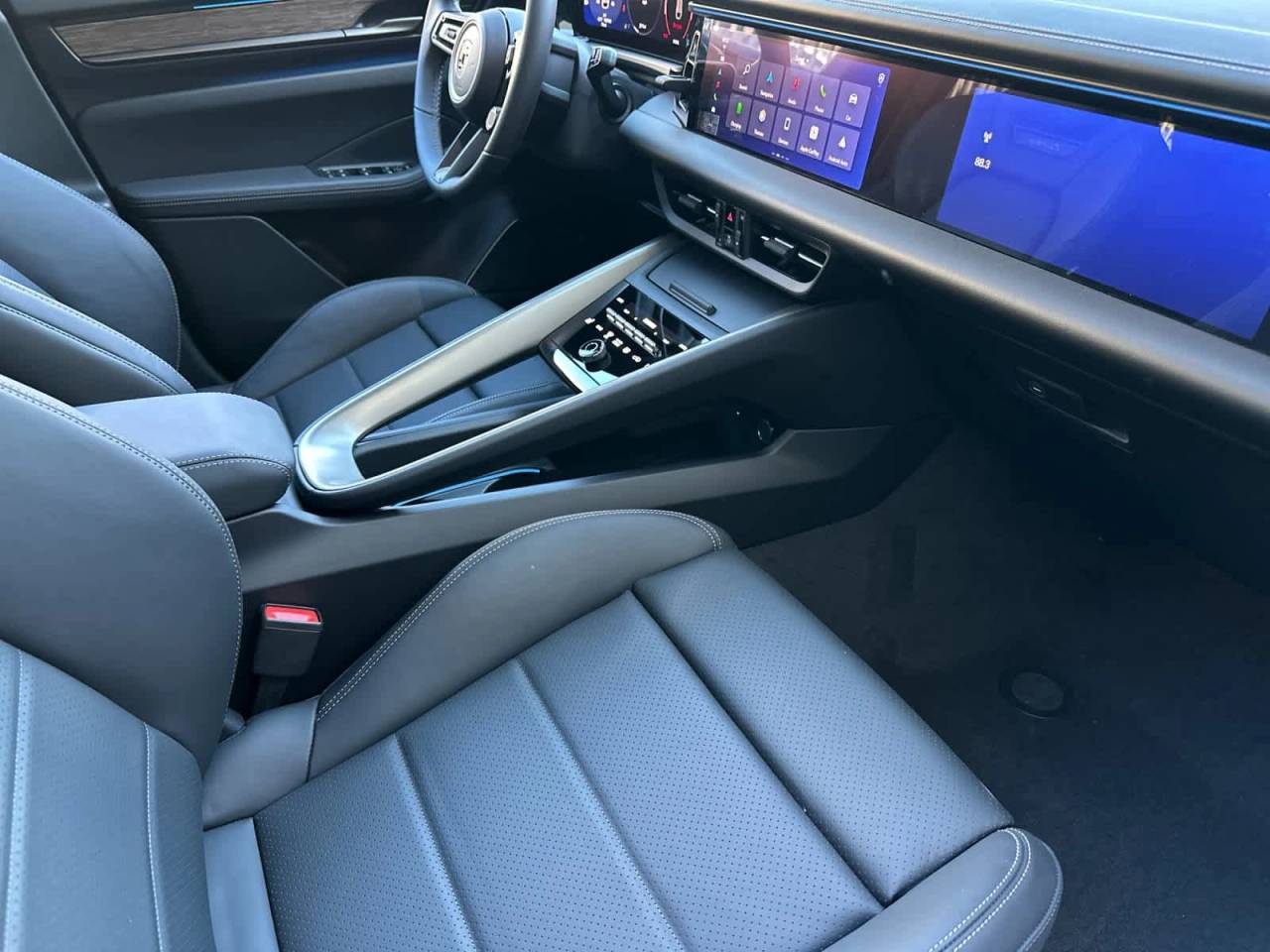 2025 Porsche Macan Electric Turbo