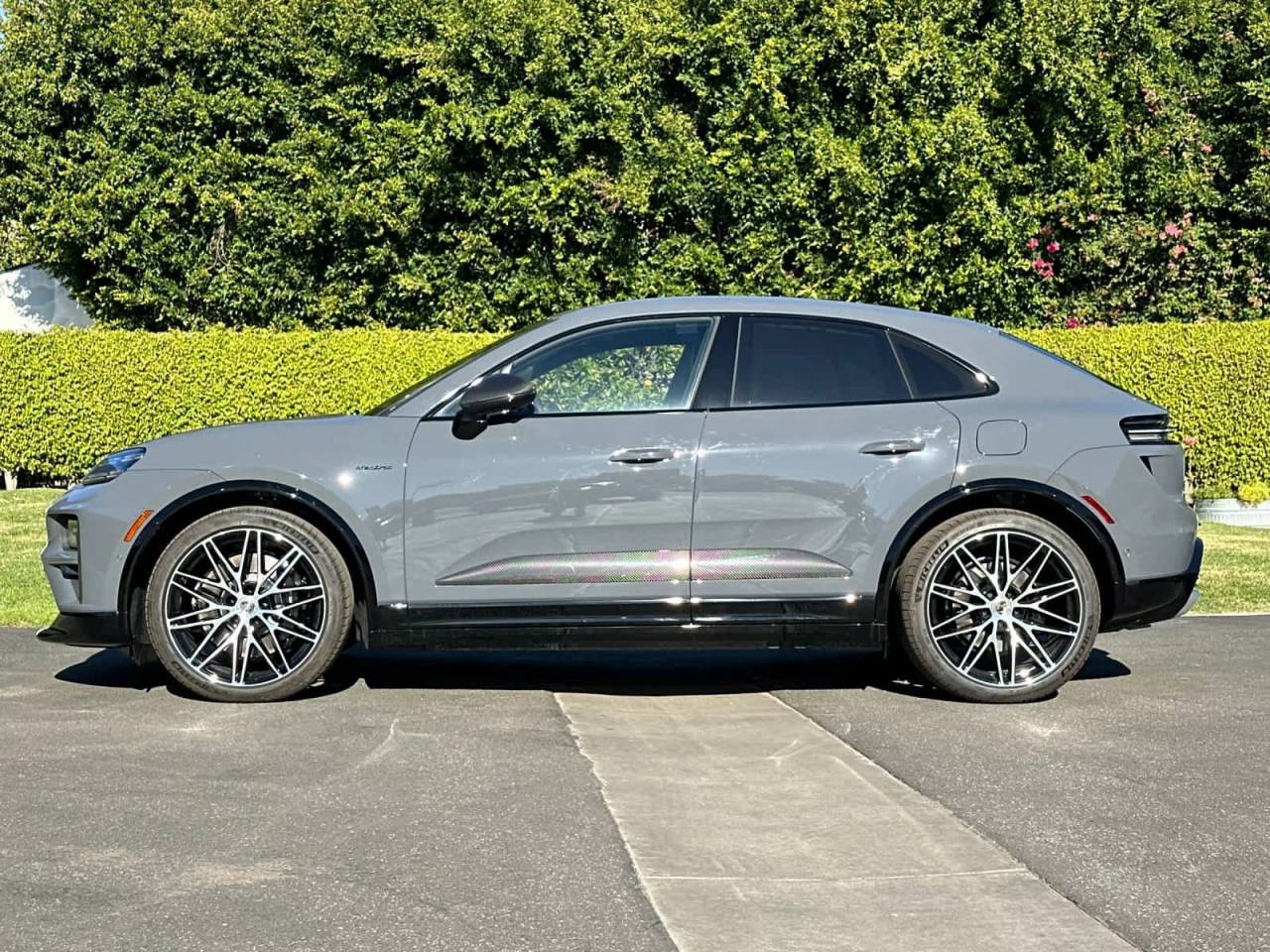 2025 Porsche Macan Electric Turbo