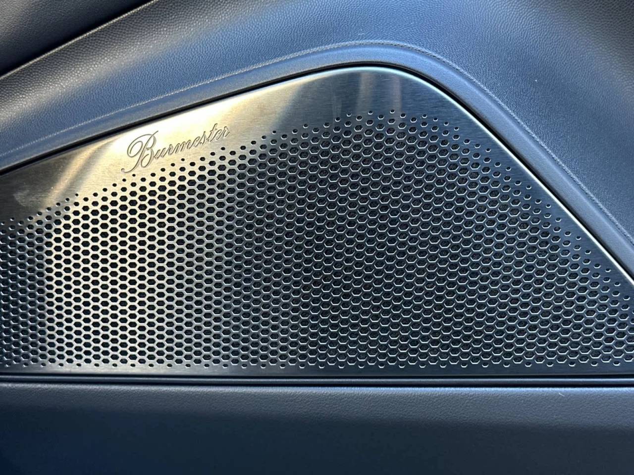 2025 Porsche Macan Electric Turbo