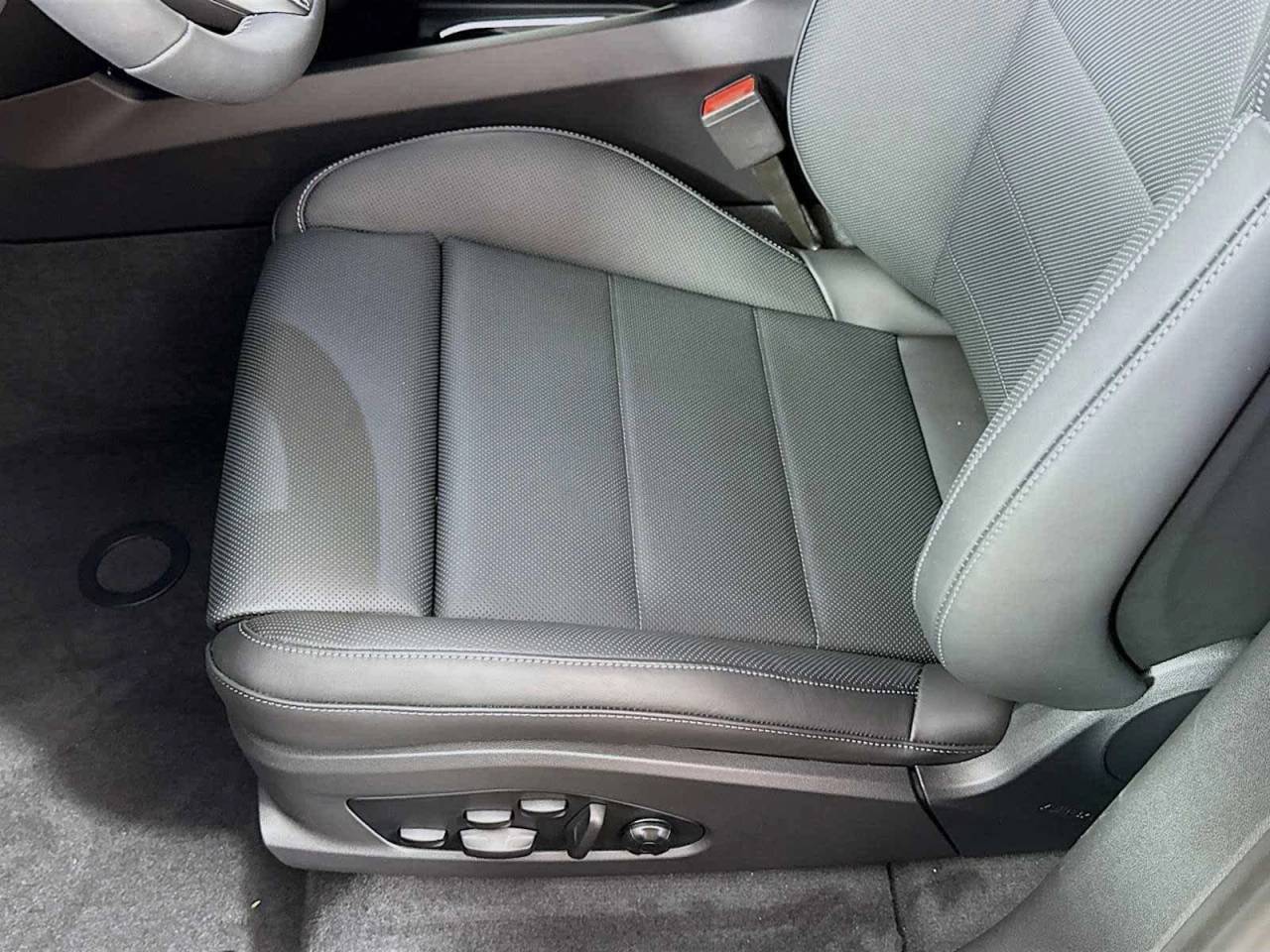 2025 Porsche Macan Electric Turbo