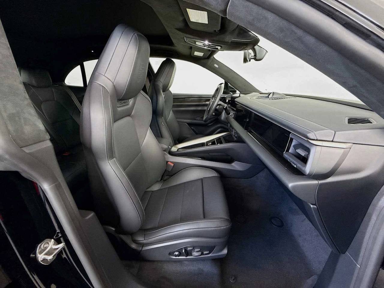 2025 Porsche Macan Electric Turbo