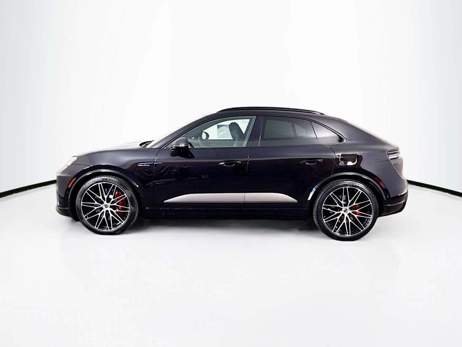 2025 Porsche Macan Macan Turbo Electric