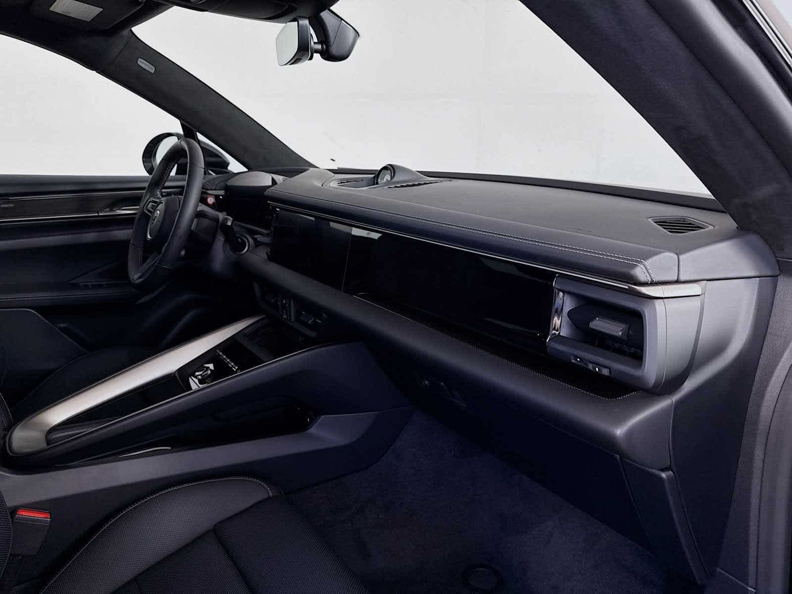2025 Porsche Macan Macan Turbo Electric