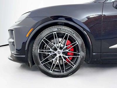 2025 Porsche Macan Macan Turbo Electric