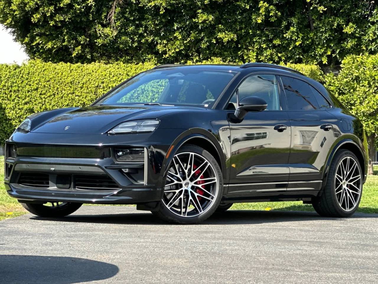 2025 Porsche Macan Electric Turbo