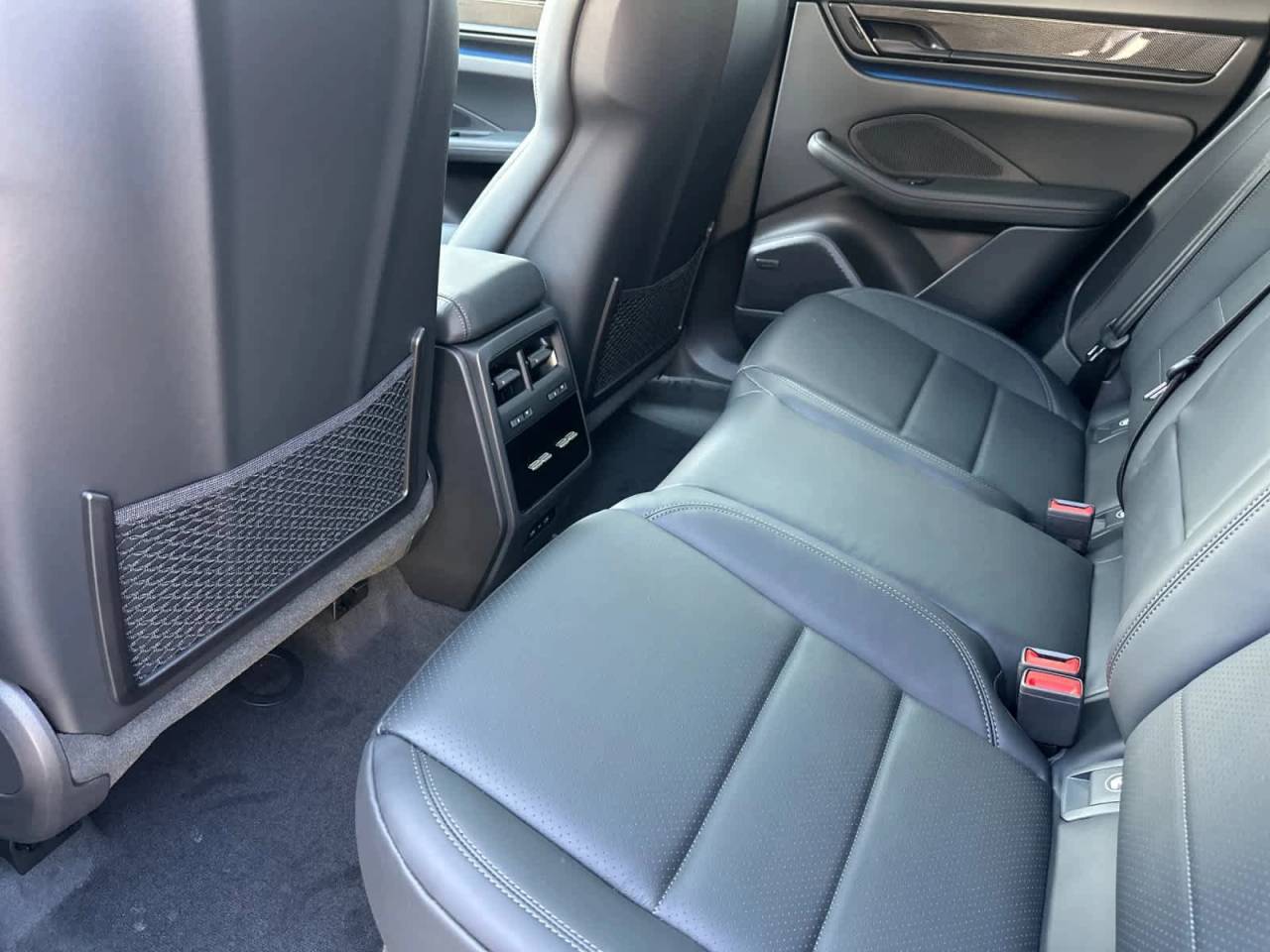 2025 Porsche Macan Electric Turbo