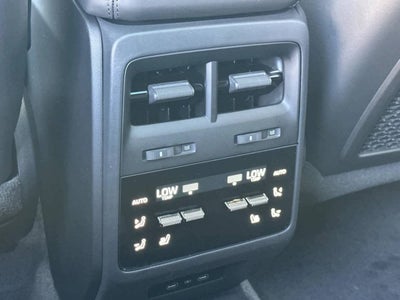 2025 Porsche Macan Electric Turbo