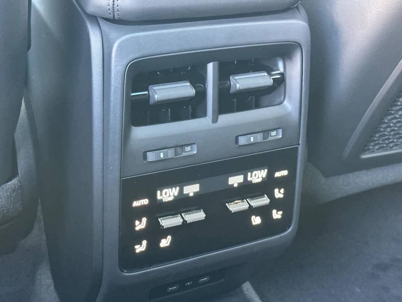 2025 Porsche Macan Electric Turbo