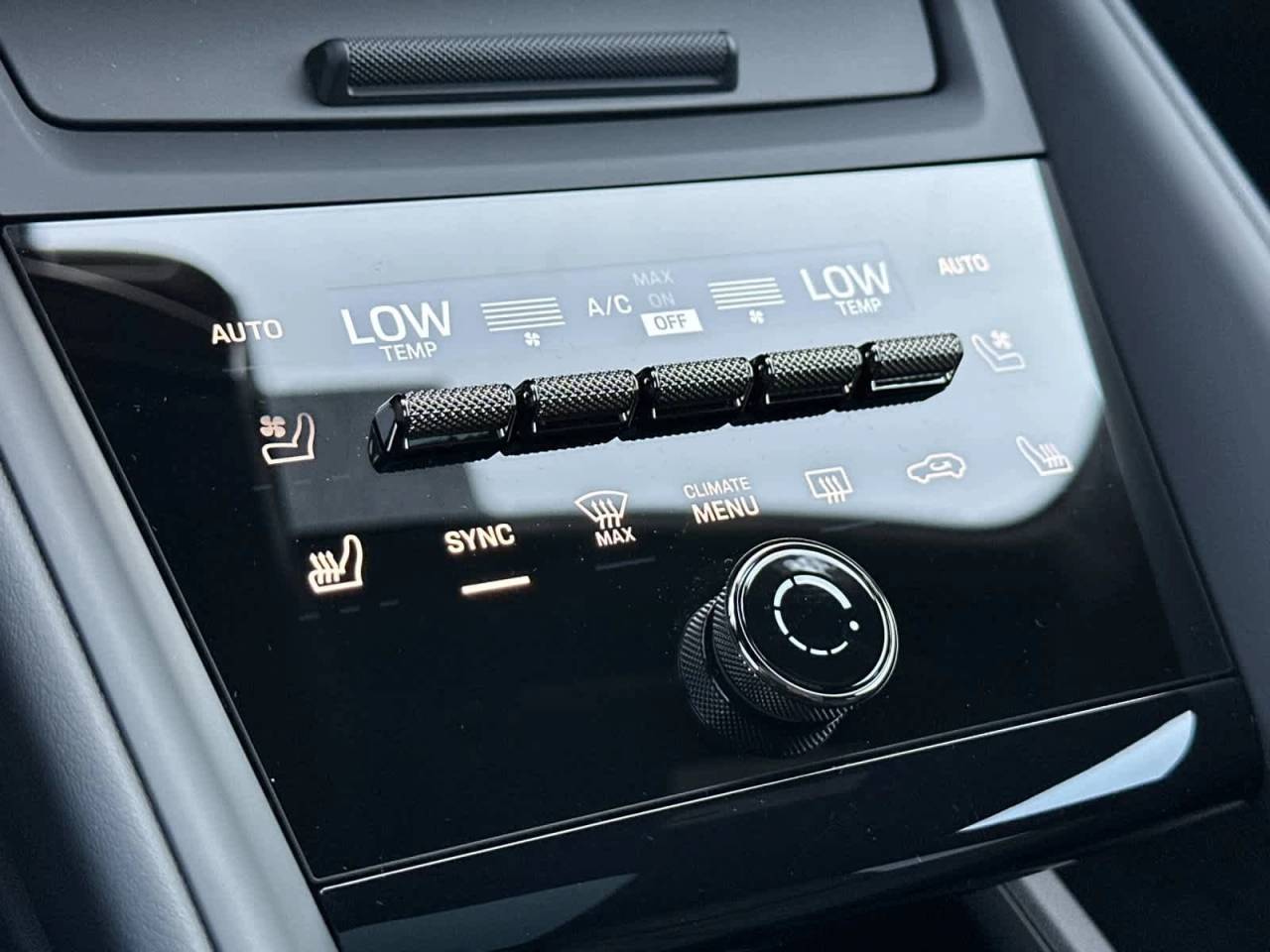 2025 Porsche Macan Electric Turbo