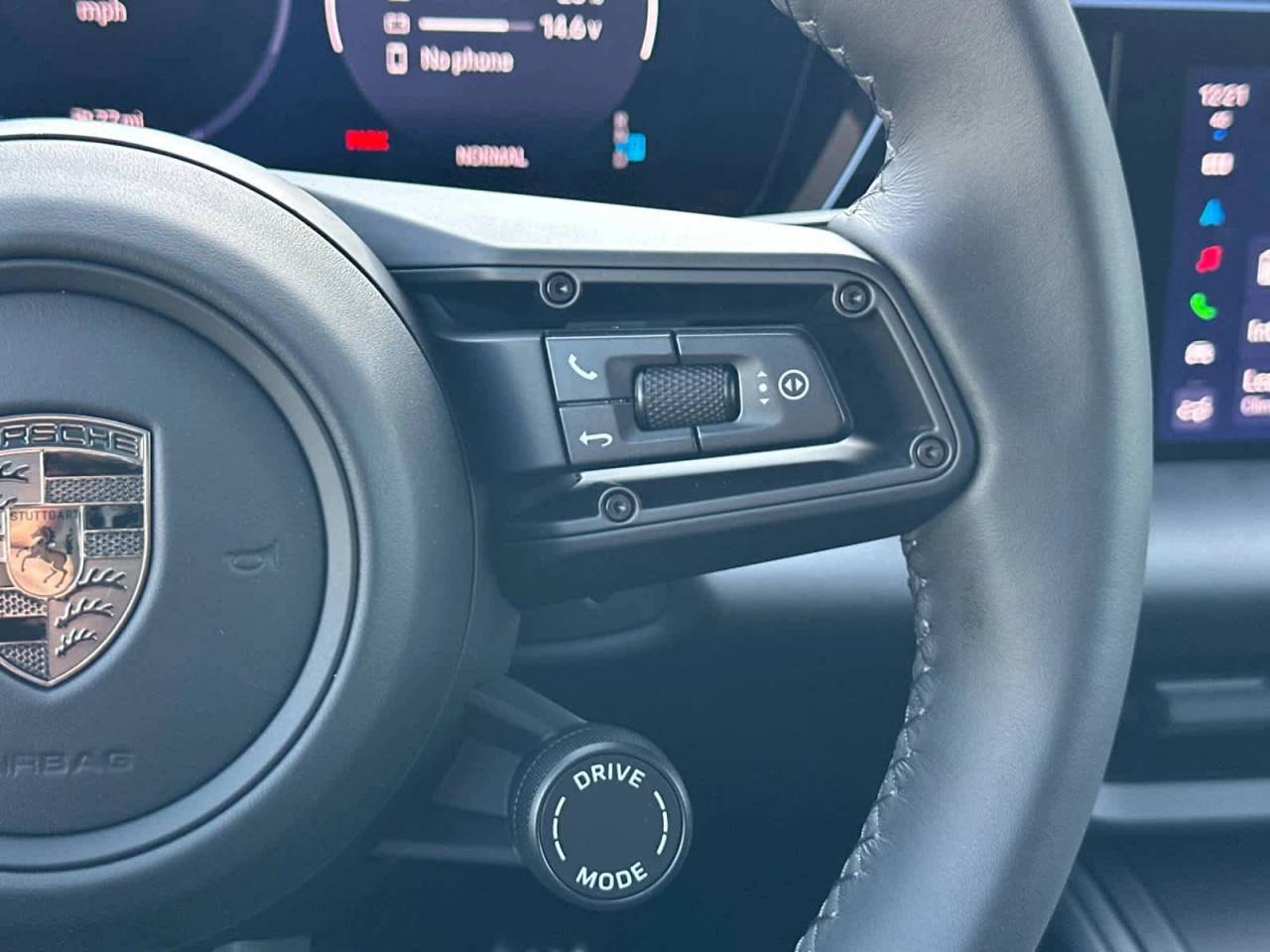 2025 Porsche Macan Electric Turbo