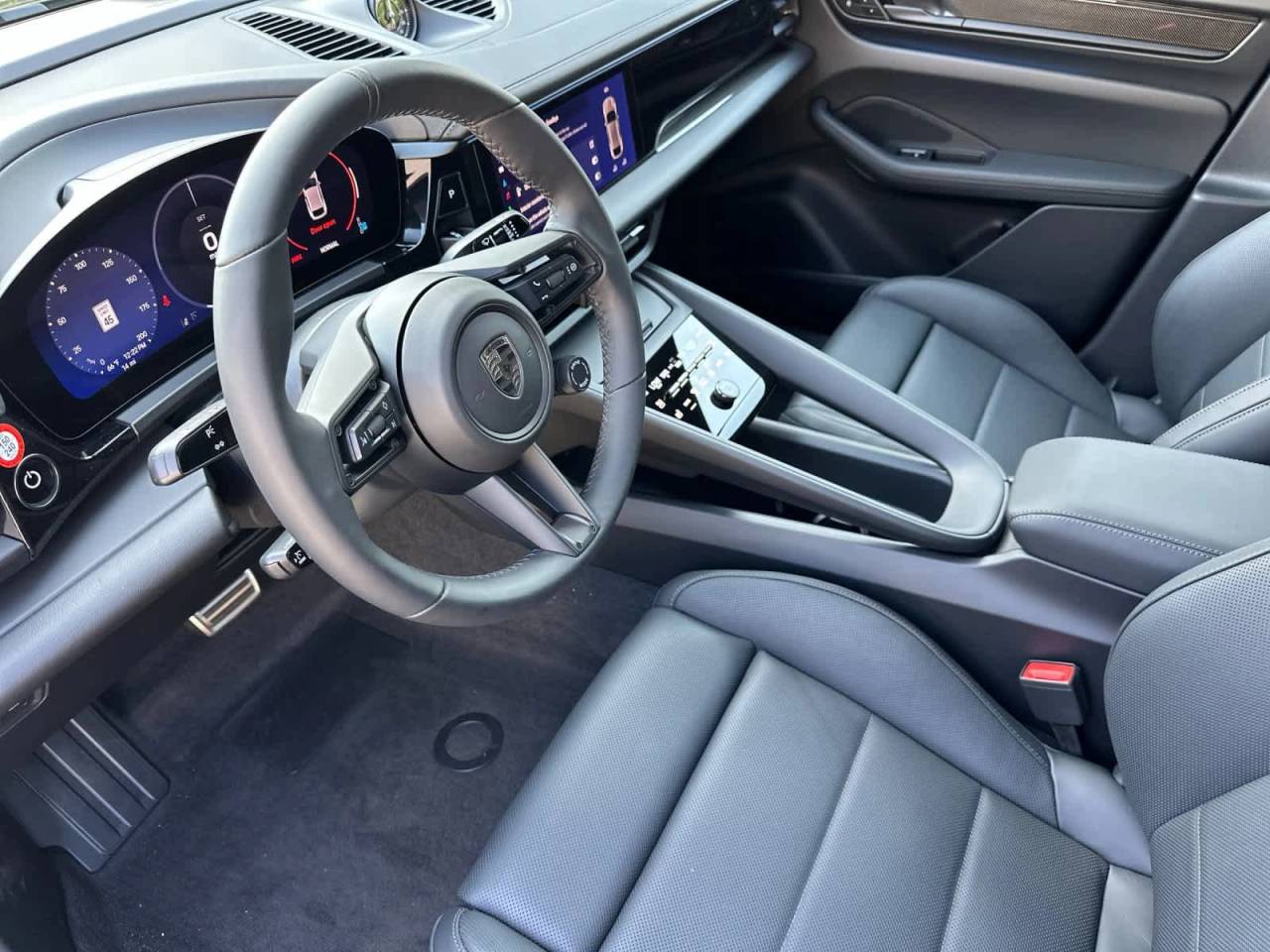 2025 Porsche Macan Electric Turbo