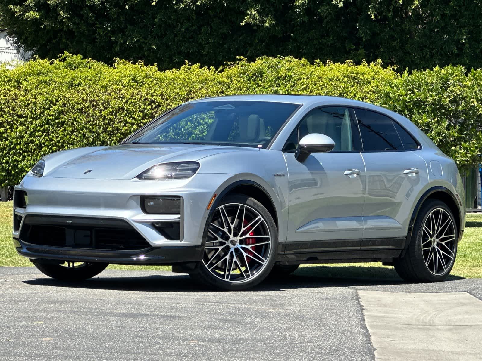 2026 Porsche Macan Macan Turbo Electric