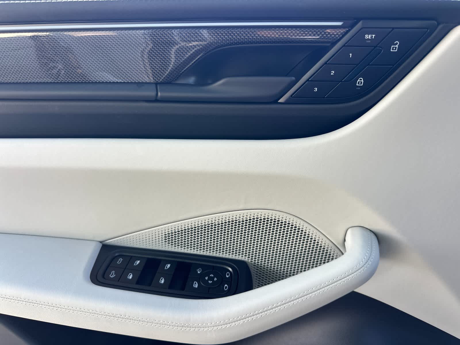 2026 Porsche Macan Macan Turbo Electric