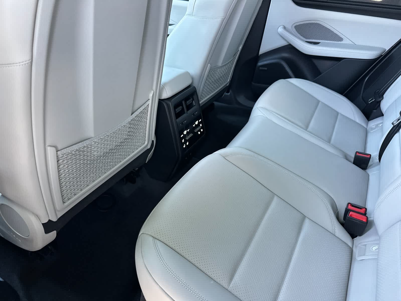 2026 Porsche Macan Macan Turbo Electric