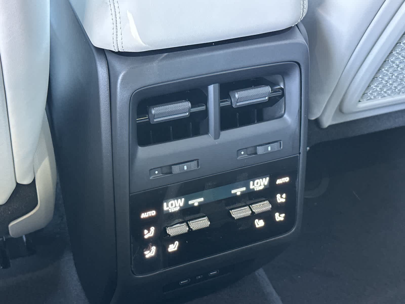 2026 Porsche Macan Macan Turbo Electric
