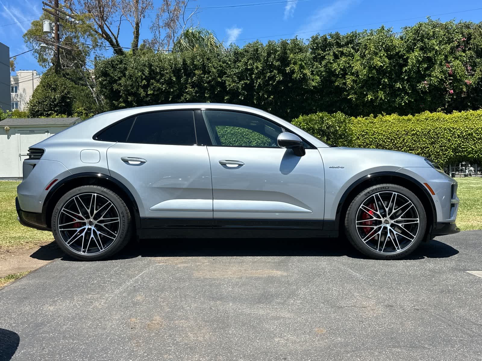 2026 Porsche Macan Macan Turbo Electric