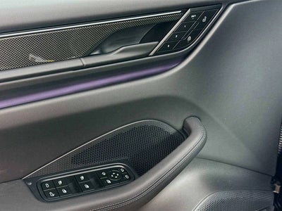 2025 Porsche Macan Electric Turbo