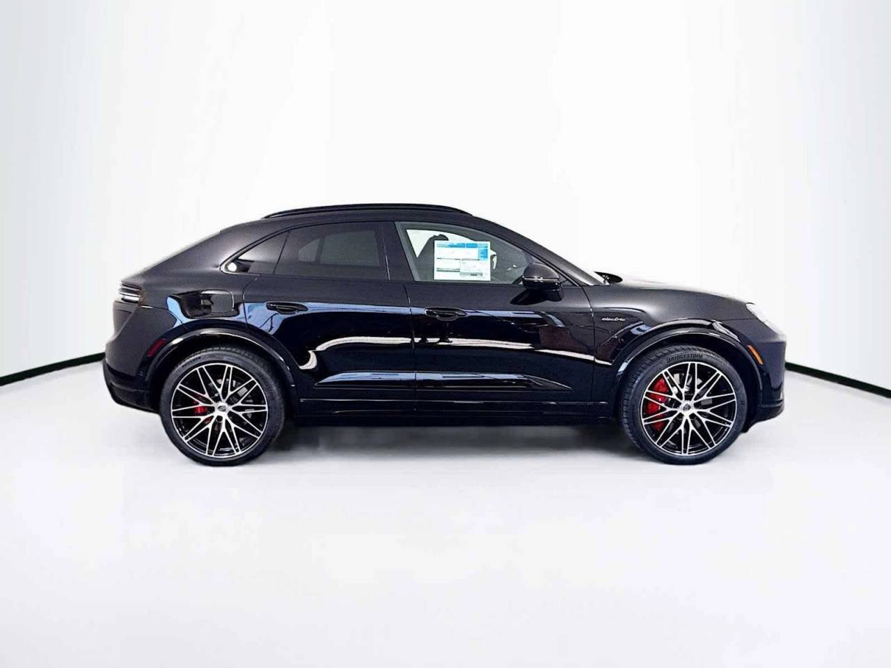 2025 Porsche Macan Electric Turbo