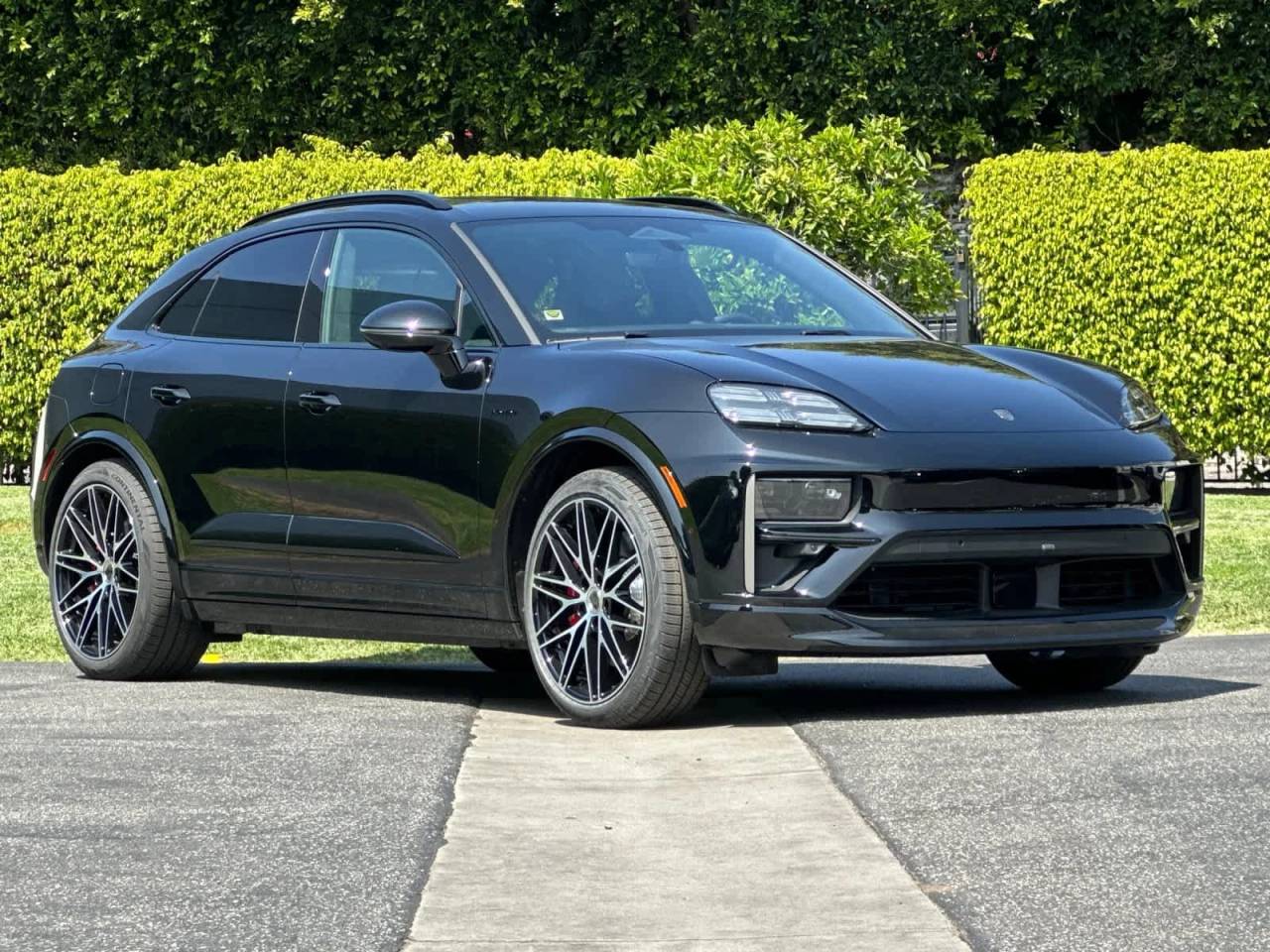 2026 Porsche Macan Electric Turbo