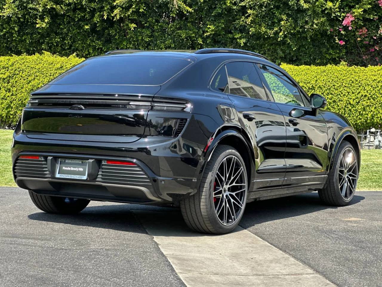 2026 Porsche Macan Electric Turbo