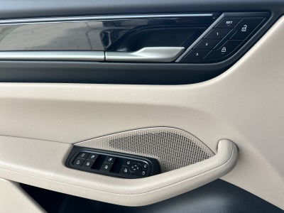 2026 Porsche Macan Macan Electric