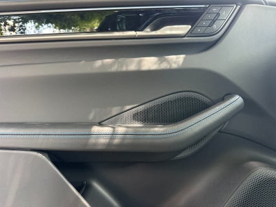 2026 Porsche Macan Macan Electric